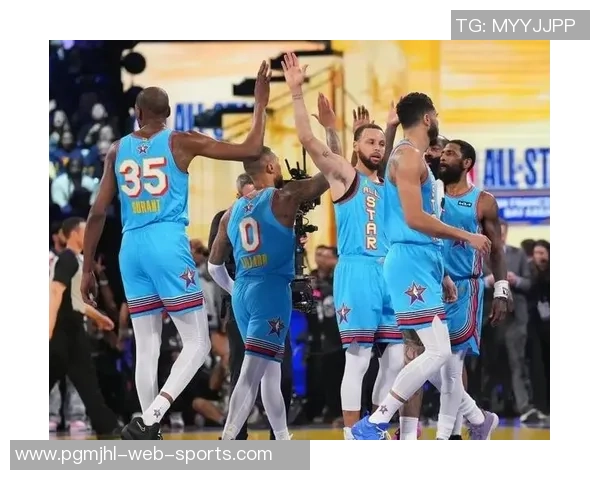 库里三节狂砍28分展现统治力期待常规赛精彩表现 库里三节狂砍28分展现统治力期待常规赛精彩表现